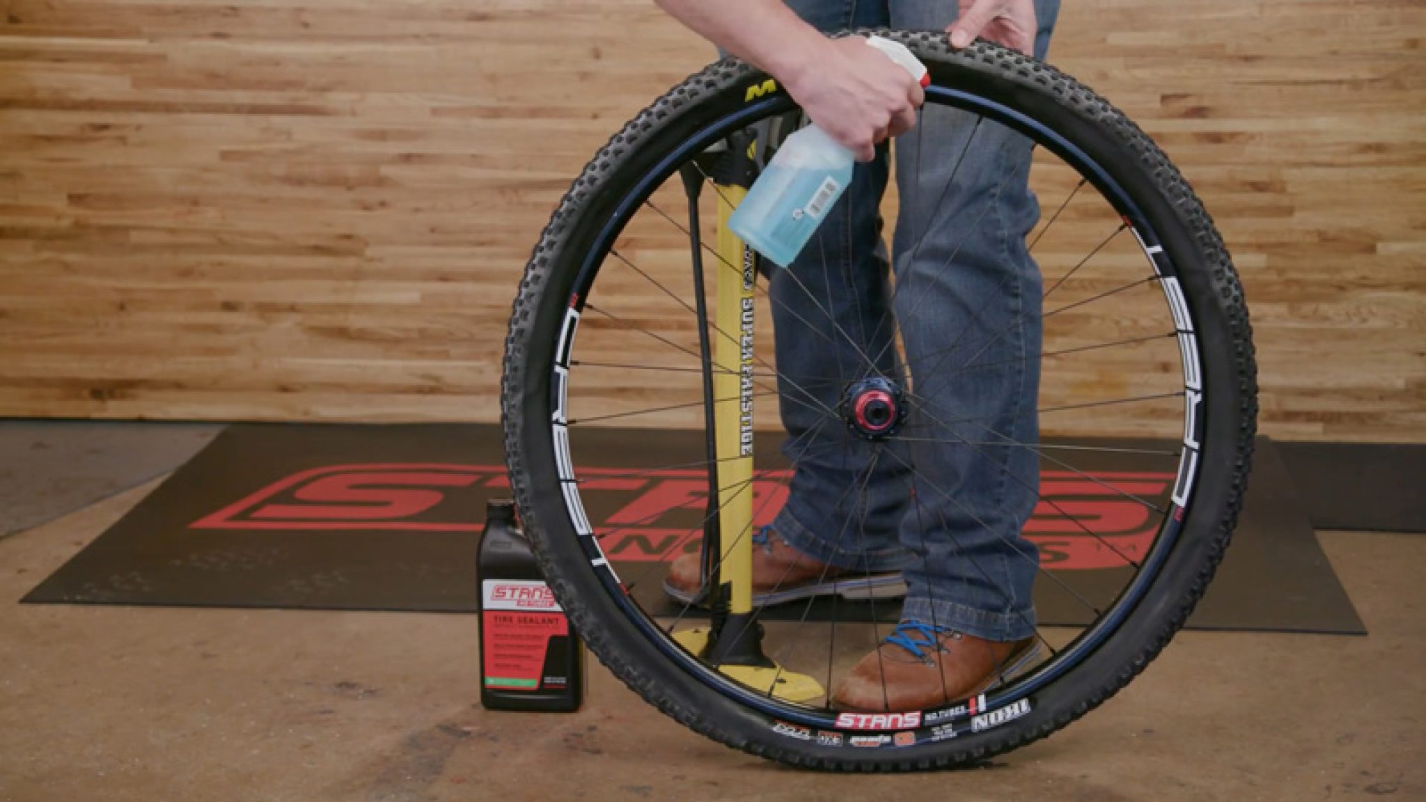 A Complete Beginner's Guide to Tubeless Tires